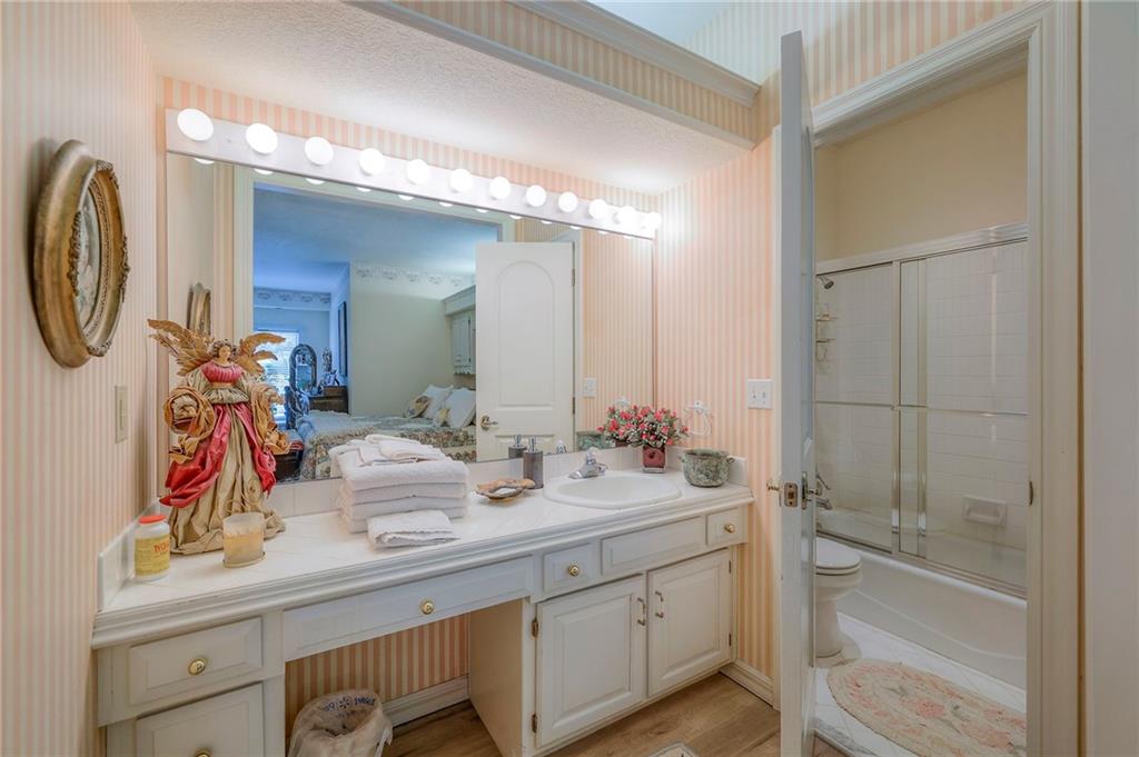 Kansas City, Missouri, 64114, United States, 5 Bedrooms Bedrooms, ,9 BathroomsBathrooms,Residential,Active,1929676