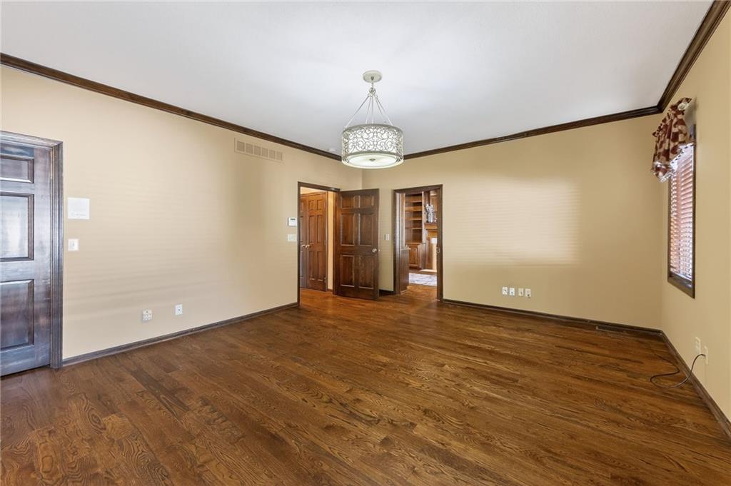 Liberty, Missouri, 64068, United States, 4 Bedrooms Bedrooms, ,7 BathroomsBathrooms,Residential,Active,1987271