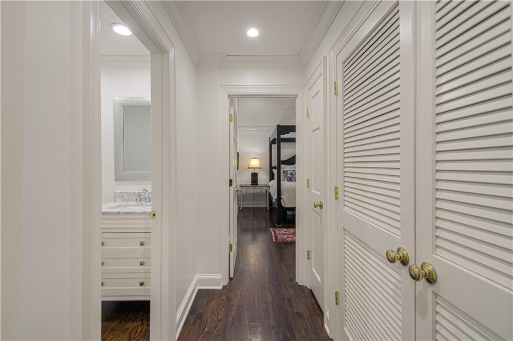 Prairie Village, Kansas, 66208, United States, 4 Bedrooms Bedrooms, ,4 BathroomsBathrooms,Residential,Active,1944109