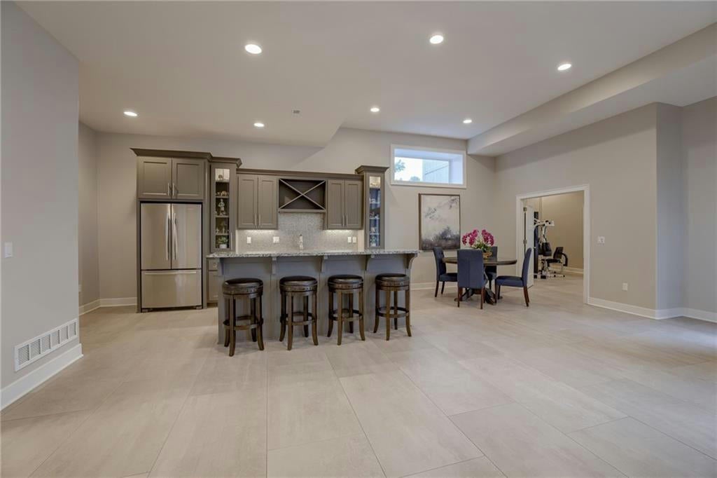 Riverside, Missouri, 64150, United States, 5 Bedrooms Bedrooms, ,5 BathroomsBathrooms,Residential,Active,1710739