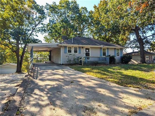 12226 BURTON DR, WARSAW, MO 65355, photo 2 of 33