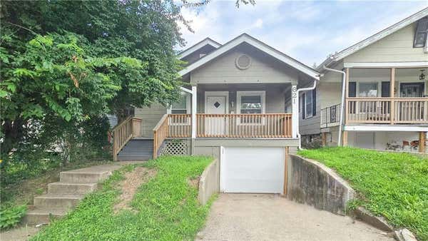 621 BENNINGTON AVE, KANSAS CITY, MO 64125 - Image 1