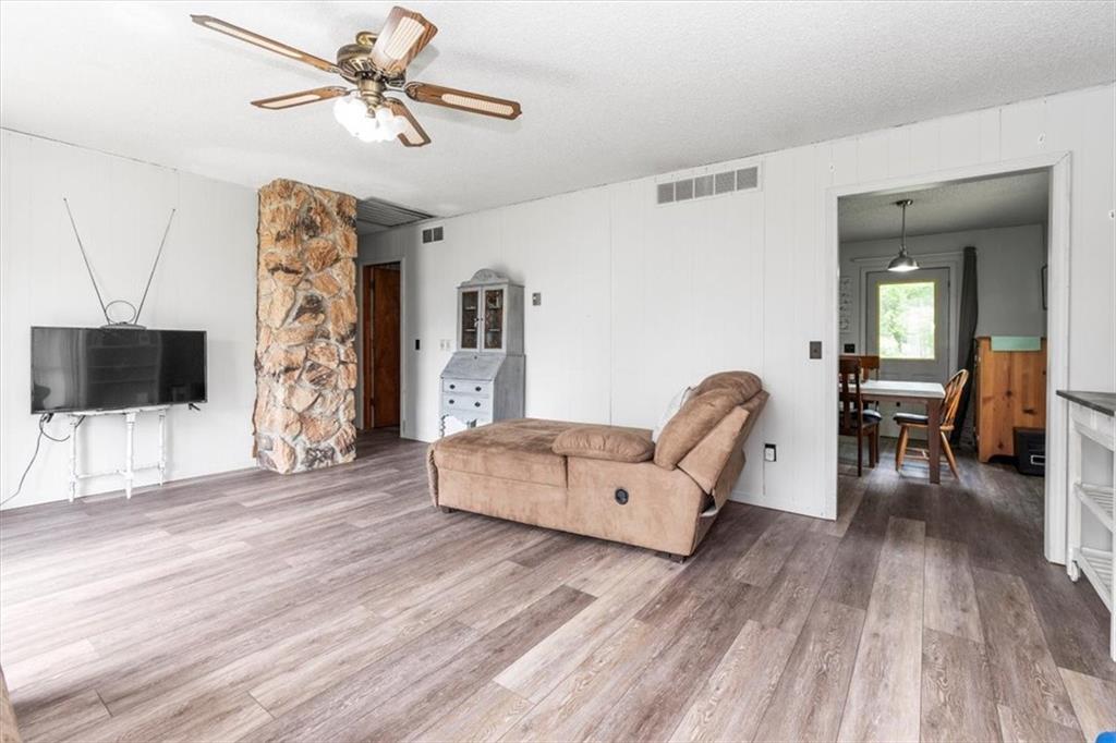 Macks Creek, Missouri, 65786, United States, 3 Bedrooms Bedrooms, ,3 BathroomsBathrooms,Residential,Active,1893234