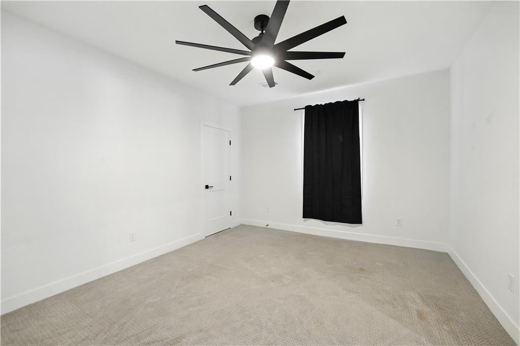 Liberty, Missouri, 64068, United States, 6 Bedrooms Bedrooms, ,5 BathroomsBathrooms,Residential,Active,1922515