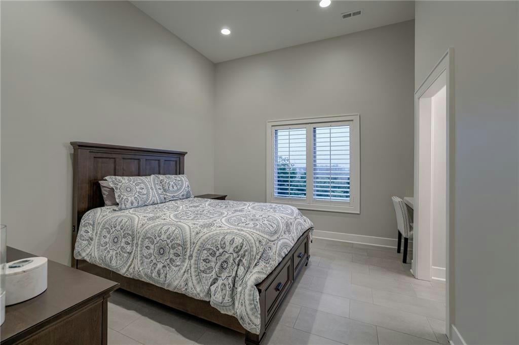 Riverside, Missouri, 64150, United States, 5 Bedrooms Bedrooms, ,5 BathroomsBathrooms,Residential,Active,1710739