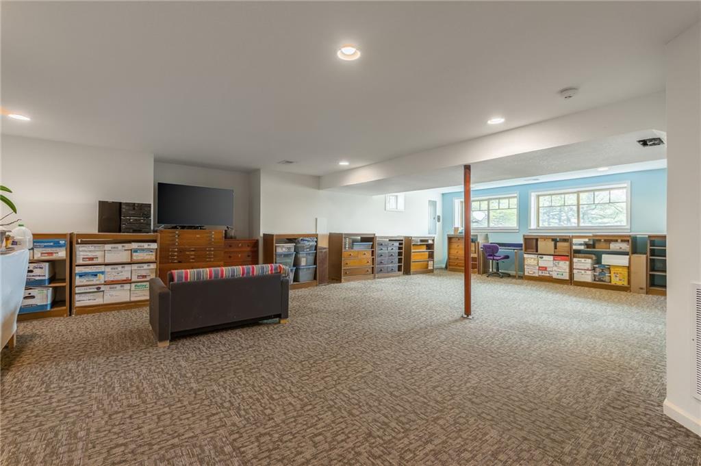 Liberty, Missouri, 64068, United States, ,5 BathroomsBathrooms,Residential,Active,1790254