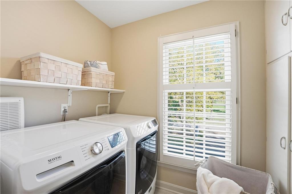 Kansas City, Missouri, 64113, United States, 3 Bedrooms Bedrooms, ,3 BathroomsBathrooms,Residential,Active,1987240