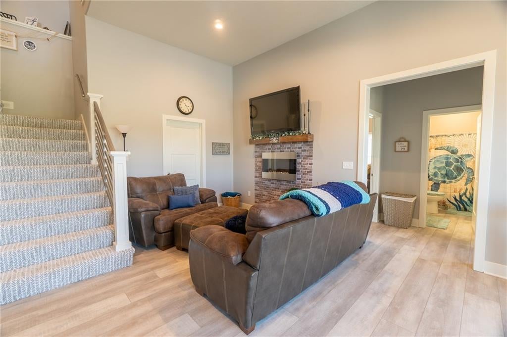 Altamont, Missouri, 64620, United States, 4 Bedrooms Bedrooms, ,4 BathroomsBathrooms,Residential,Active,1774004