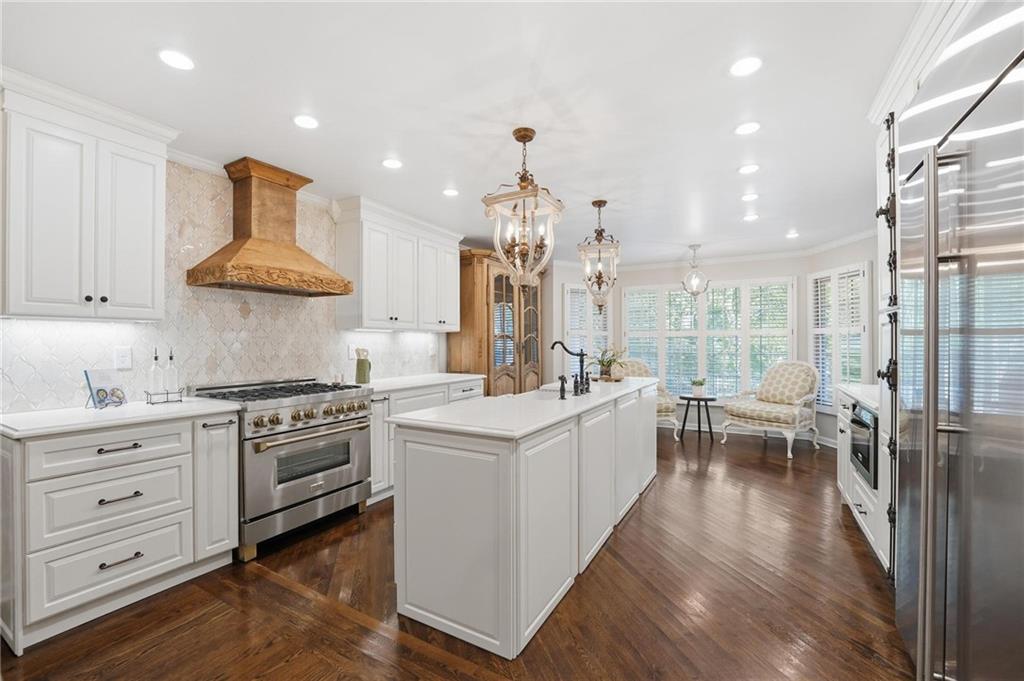 Kansas City, Missouri, 64113, United States, 3 Bedrooms Bedrooms, ,3 BathroomsBathrooms,Residential,Active,1987240