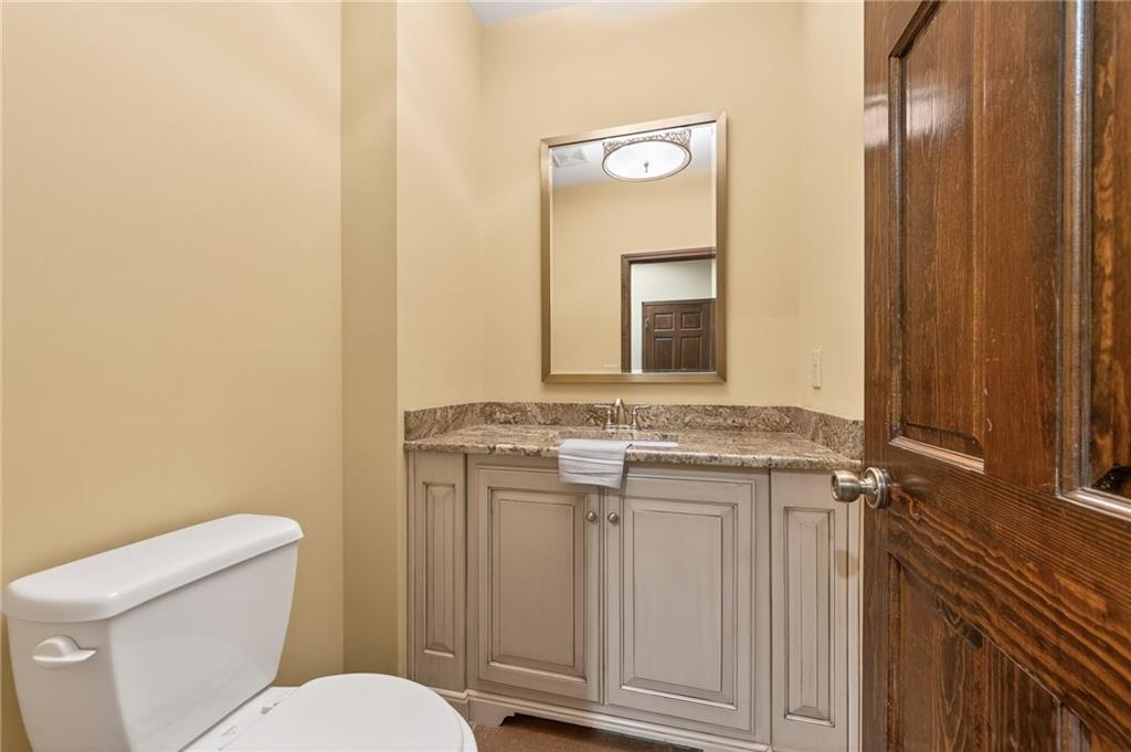 Liberty, Missouri, 64068, United States, 4 Bedrooms Bedrooms, ,7 BathroomsBathrooms,Residential,Active,1987271