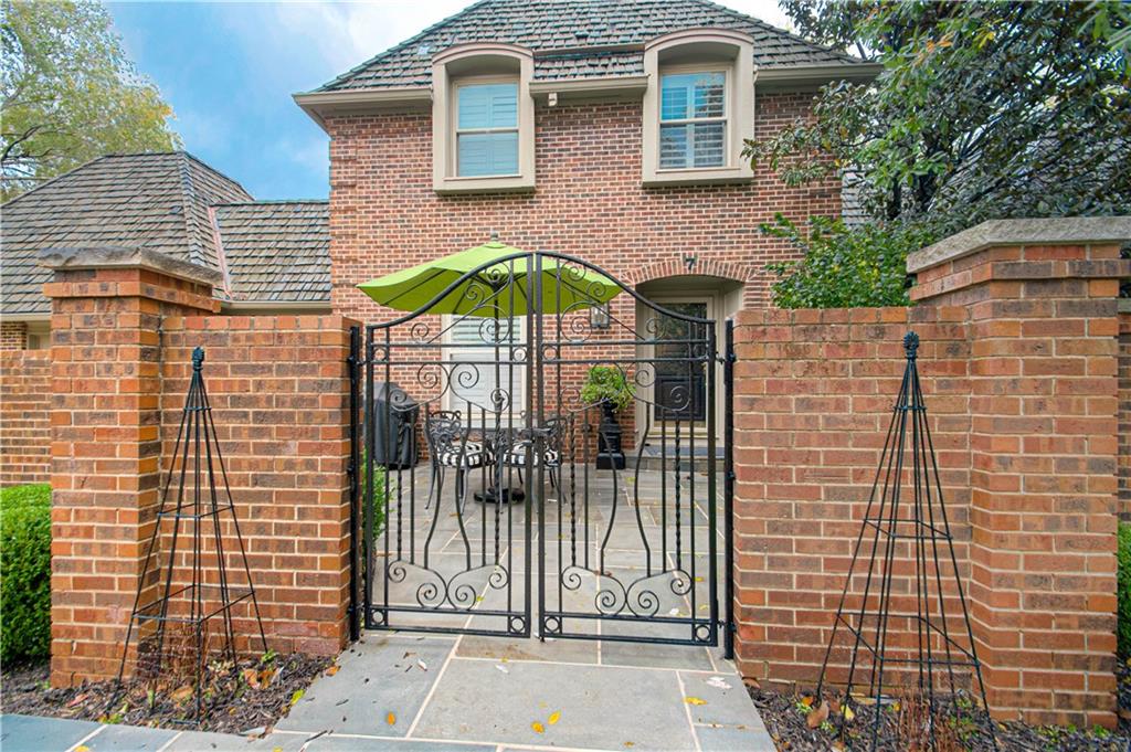 Prairie Village, Kansas, 66208, United States, 4 Bedrooms Bedrooms, ,4 BathroomsBathrooms,Residential,Active,1944109