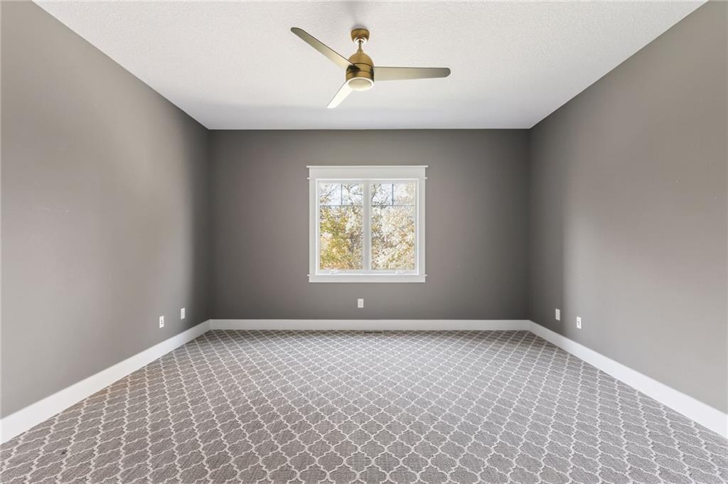 Parkville, Missouri, 64152, United States, 4 Bedrooms Bedrooms, ,5 BathroomsBathrooms,Residential,Active,1987258