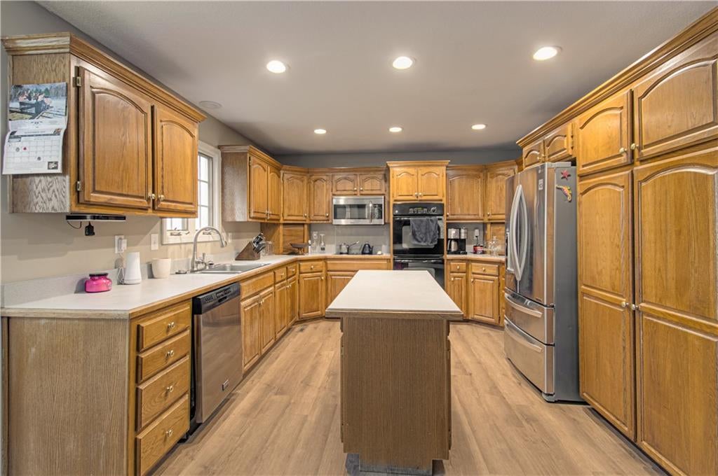 Lee'S Summit, Missouri, 64086, United States, 4 Bedrooms Bedrooms, ,4 BathroomsBathrooms,Residential,Active,1993632