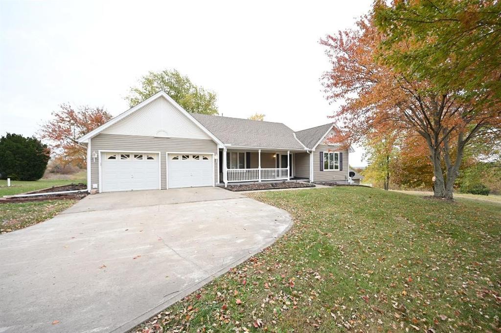 Weston, Missouri, 64098, United States, 4 Bedrooms Bedrooms, ,3 BathroomsBathrooms,Residential,Active,1989765