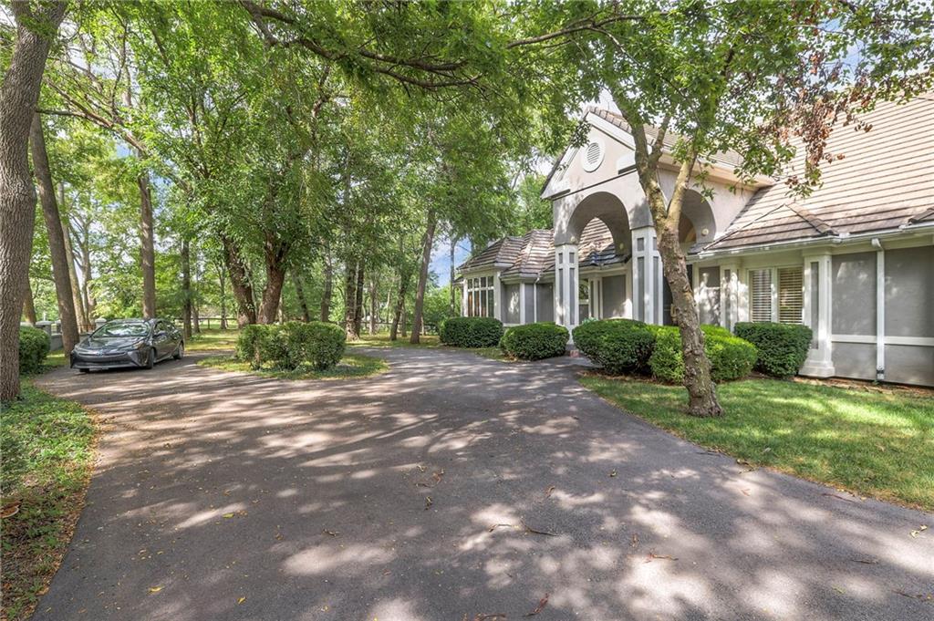 Kansas City, Missouri, 64114, United States, 5 Bedrooms Bedrooms, ,9 BathroomsBathrooms,Residential,Active,1929676