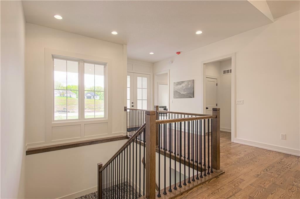 Riverside, Missouri, 64150, United States, 5 Bedrooms Bedrooms, ,3 BathroomsBathrooms,Residential,Active,2007055