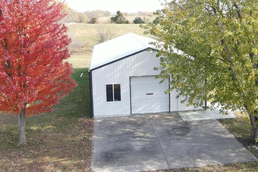 Weston, Missouri, 64098, United States, 4 Bedrooms Bedrooms, ,3 BathroomsBathrooms,Residential,Active,1989765