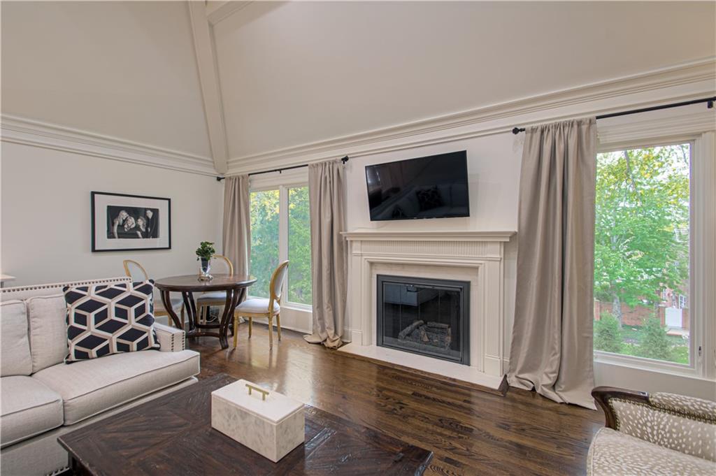Prairie Village, Kansas, 66208, United States, 4 Bedrooms Bedrooms, ,4 BathroomsBathrooms,Residential,Active,1944109