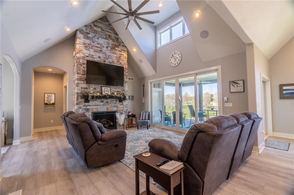 Altamont, Missouri, 64620, United States, 4 Bedrooms Bedrooms, ,4 BathroomsBathrooms,Residential,Active,1774004