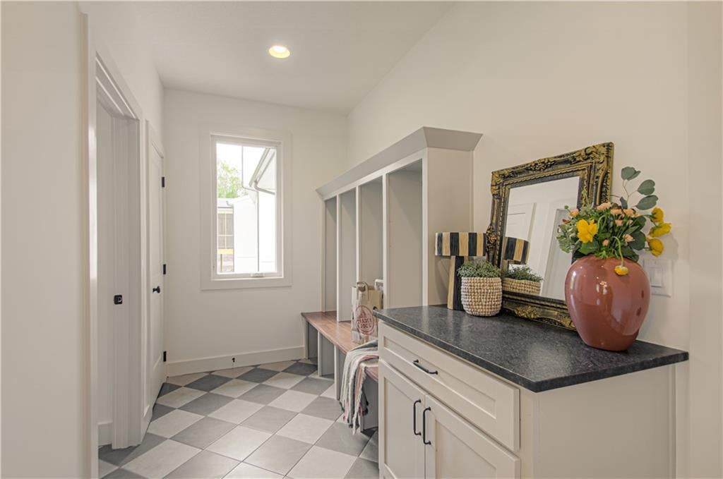 Riverside, Missouri, 64150, United States, 5 Bedrooms Bedrooms, ,3 BathroomsBathrooms,Residential,Active,2007055