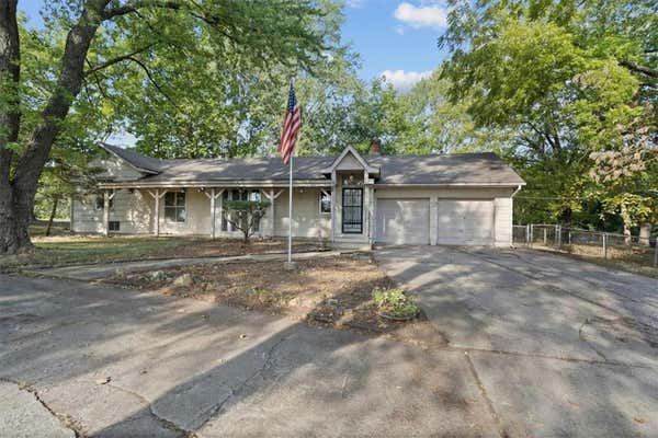 2416 N WHITNEY RD, INDEPENDENCE, MO 64058 - Image 1