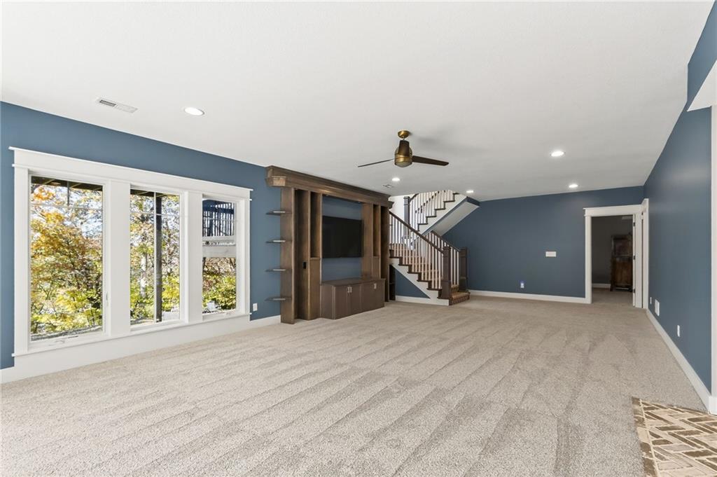 Parkville, Missouri, 64152, United States, 4 Bedrooms Bedrooms, ,5 BathroomsBathrooms,Residential,Active,1987258