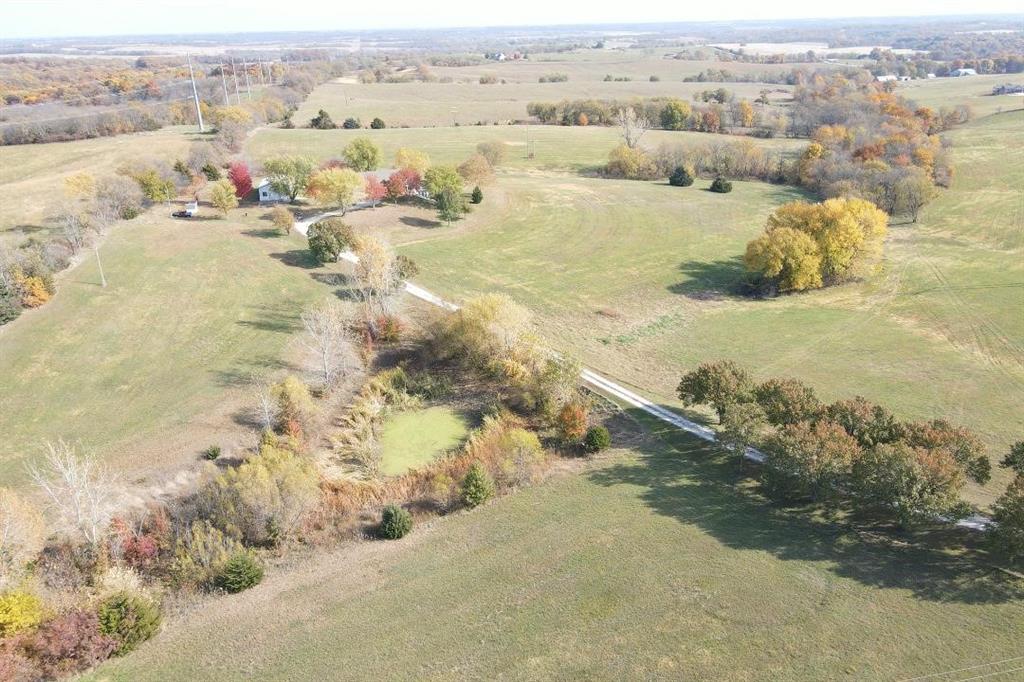 Weston, Missouri, 64098, United States, 4 Bedrooms Bedrooms, ,3 BathroomsBathrooms,Residential,Active,1989765