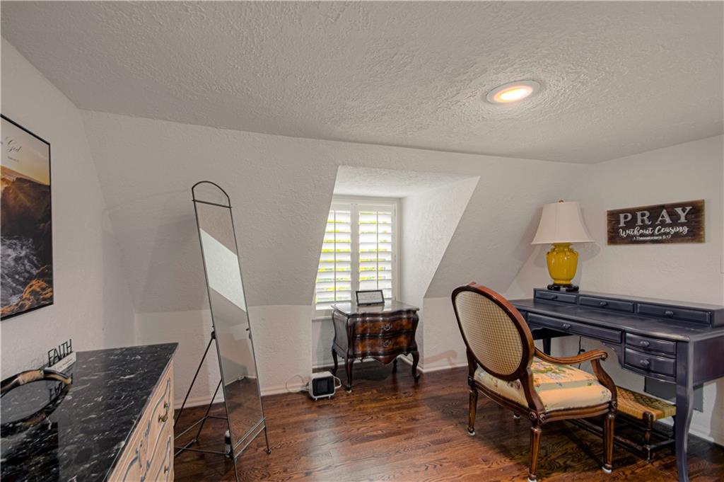 Prairie Village, Kansas, 66208, United States, 4 Bedrooms Bedrooms, ,4 BathroomsBathrooms,Residential,Active,1944109