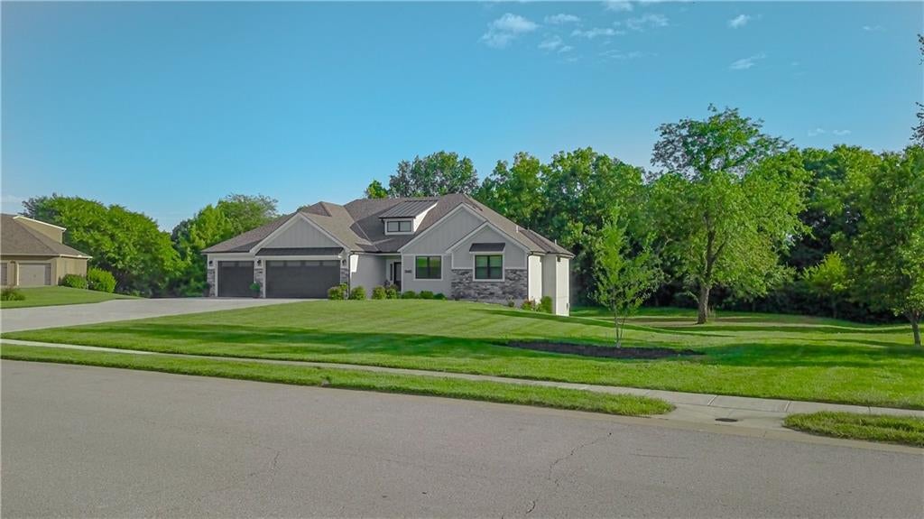 Kearney, Missouri, 64060, United States, 4 Bedrooms Bedrooms, ,3 BathroomsBathrooms,Residential,Active,1927650