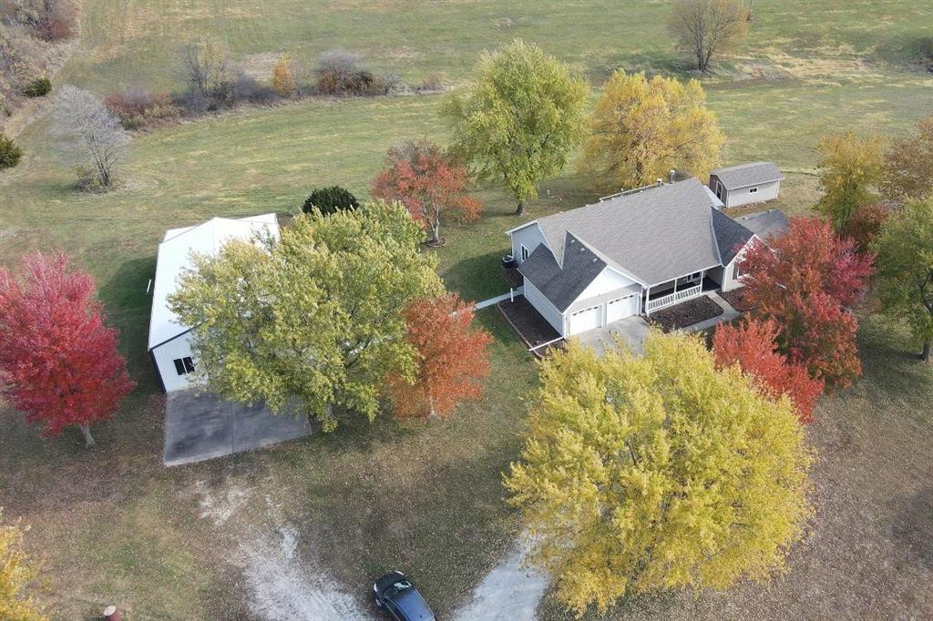 Weston, Missouri, 64098, United States, 4 Bedrooms Bedrooms, ,3 BathroomsBathrooms,Residential,Active,1989765