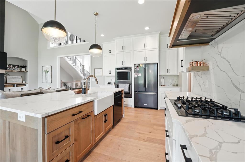 Liberty, Missouri, 64068, United States, 6 Bedrooms Bedrooms, ,5 BathroomsBathrooms,Residential,Active,1922515