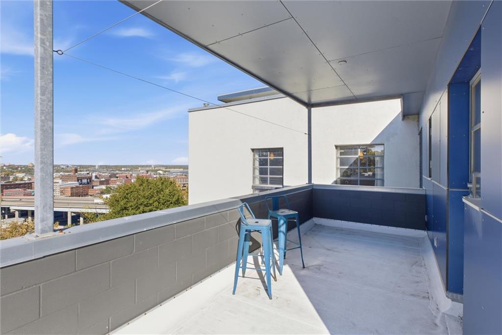 Kansas City, Missouri, 64108, United States, 2 Bedrooms Bedrooms, ,3 BathroomsBathrooms,Residential,Active,1988723