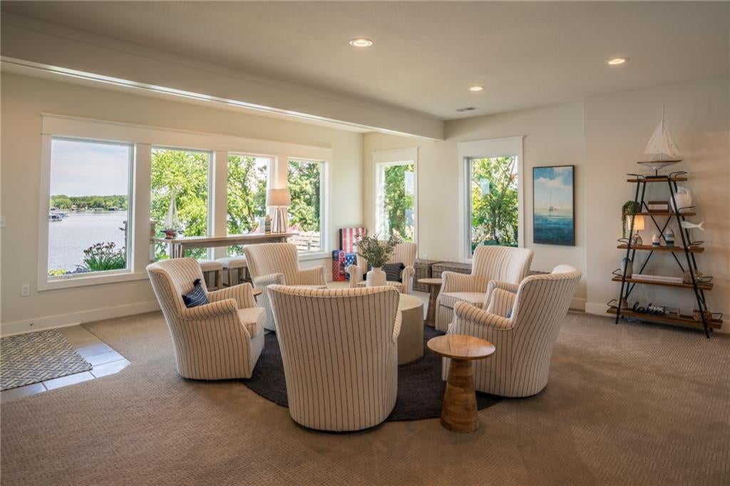 Altamont, Missouri, 64620, United States, 5 Bedrooms Bedrooms, ,5 BathroomsBathrooms,Residential,Active,1880022