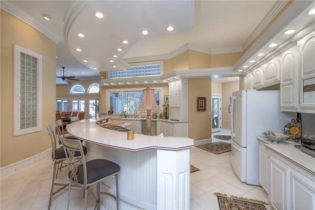Kansas City, Missouri, 64114, United States, 5 Bedrooms Bedrooms, ,9 BathroomsBathrooms,Residential,Active,1929676