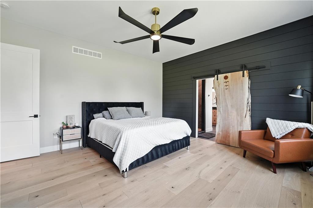 Liberty, Missouri, 64068, United States, 6 Bedrooms Bedrooms, ,5 BathroomsBathrooms,Residential,Active,1922515