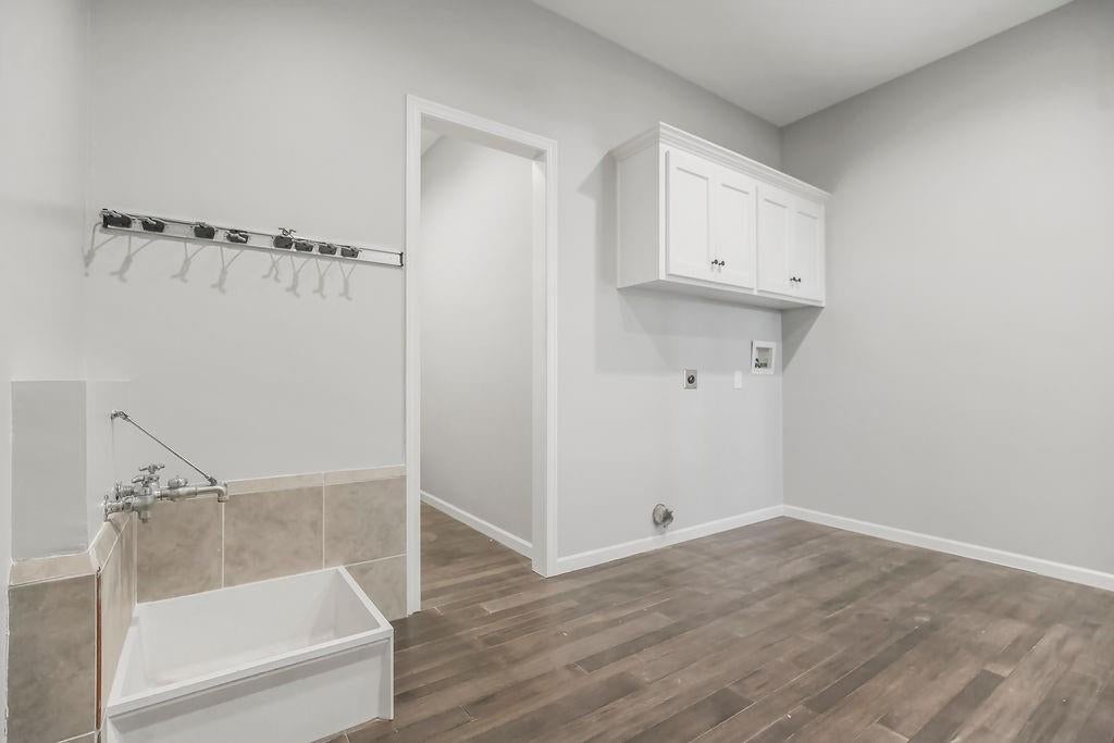 Grandview, Missouri, 64030, United States, 8 Bedrooms Bedrooms, ,5 BathroomsBathrooms,Residential,Active,1892623