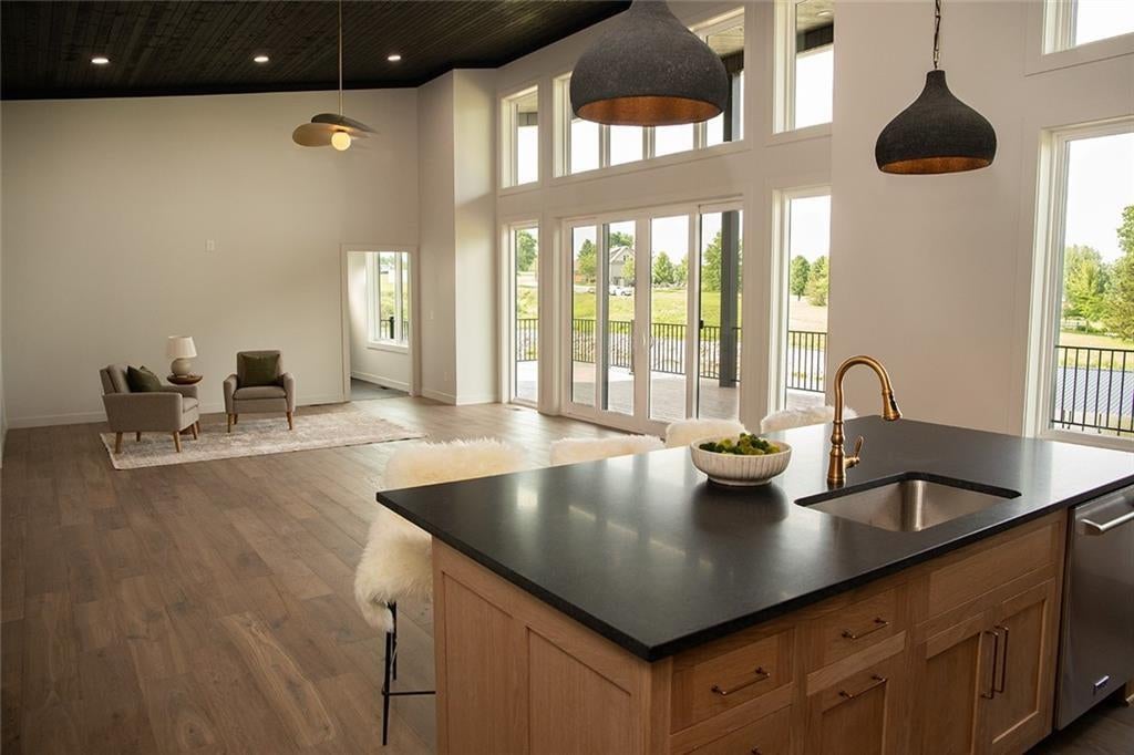 Altamont, Missouri, 64620, United States, 3 Bedrooms Bedrooms, ,3 BathroomsBathrooms,Residential,Active,1922653