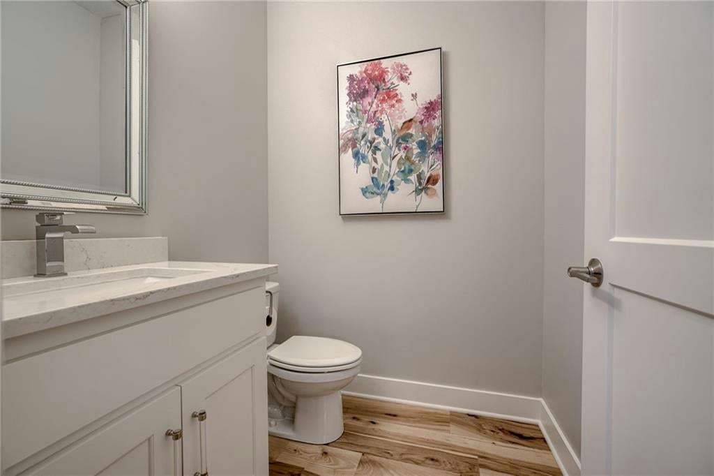 Riverside, Missouri, 64150, United States, 5 Bedrooms Bedrooms, ,5 BathroomsBathrooms,Residential,Active,1710739