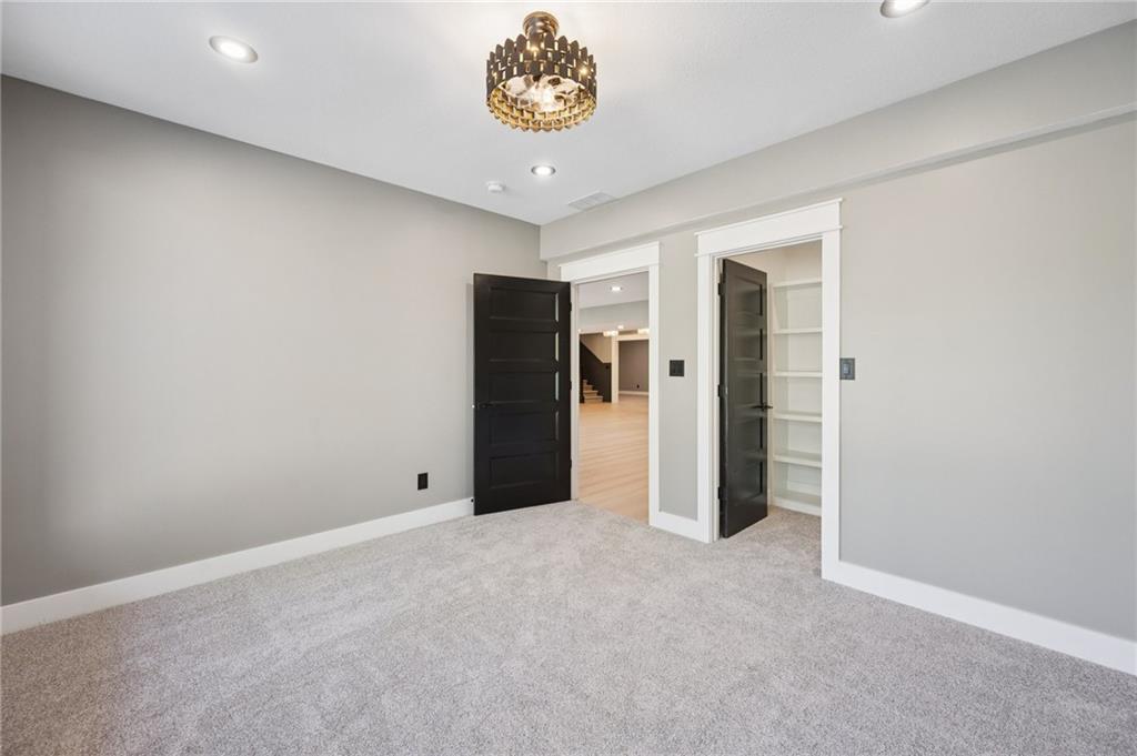 Riverside, Missouri, 64150, United States, 7 Bedrooms Bedrooms, ,6 BathroomsBathrooms,Residential,Active,1960175