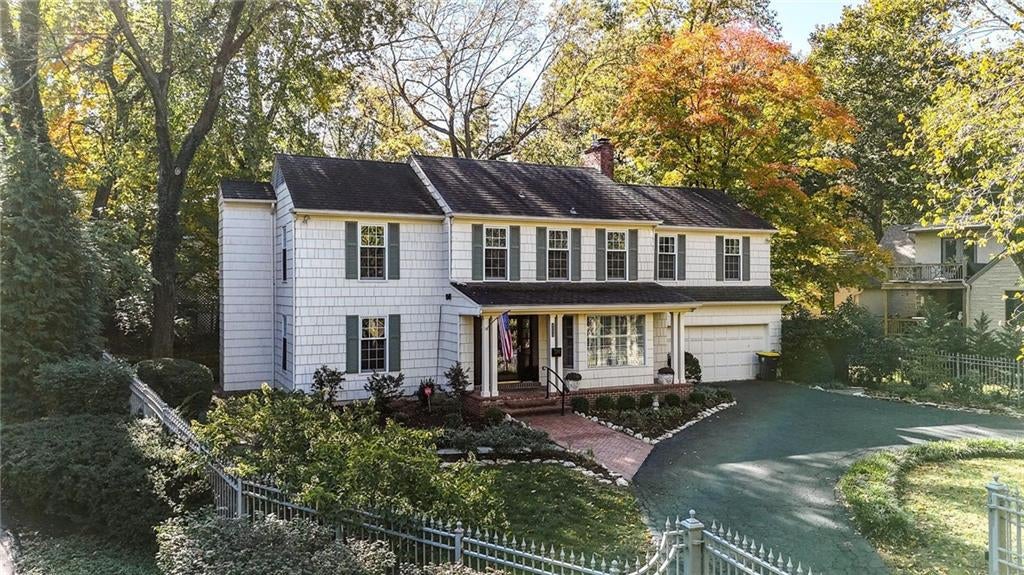 Kansas City, Missouri, 64113, United States, 3 Bedrooms Bedrooms, ,3 BathroomsBathrooms,Residential,Active,1987240