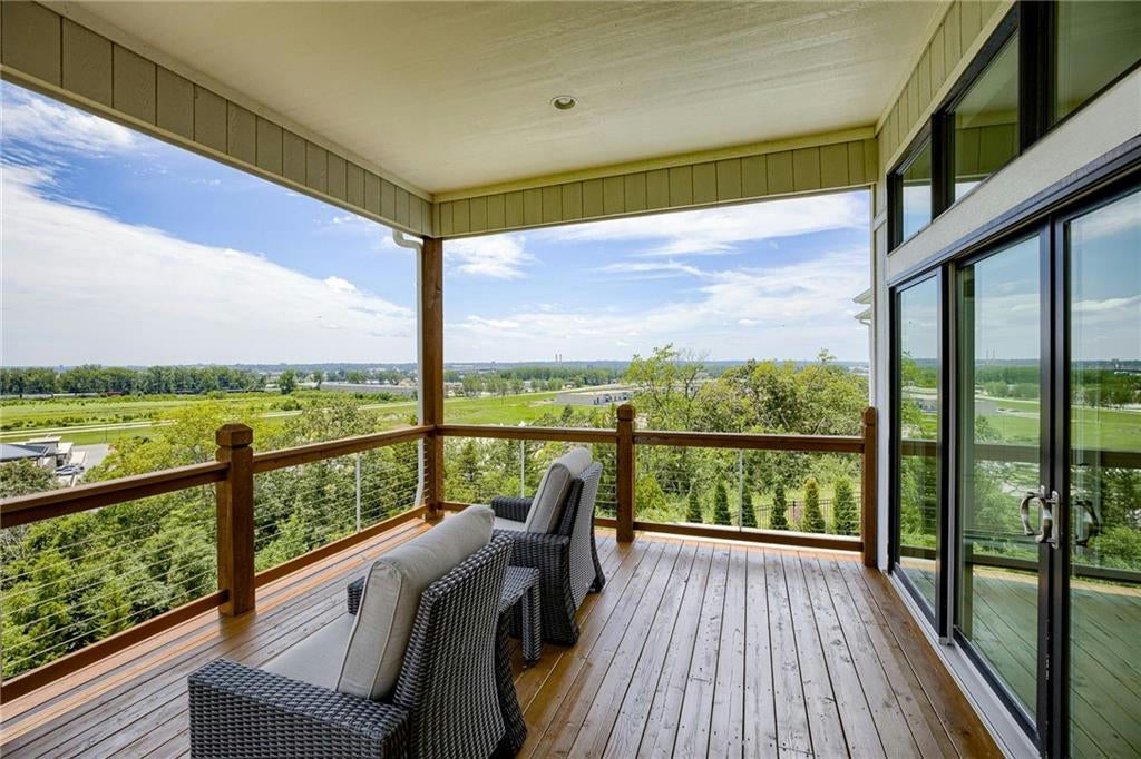 Riverside, Missouri, 64150, United States, 5 Bedrooms Bedrooms, ,5 BathroomsBathrooms,Residential,Active,1710739