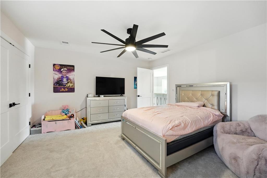 Liberty, Missouri, 64068, United States, 6 Bedrooms Bedrooms, ,5 BathroomsBathrooms,Residential,Active,1922515