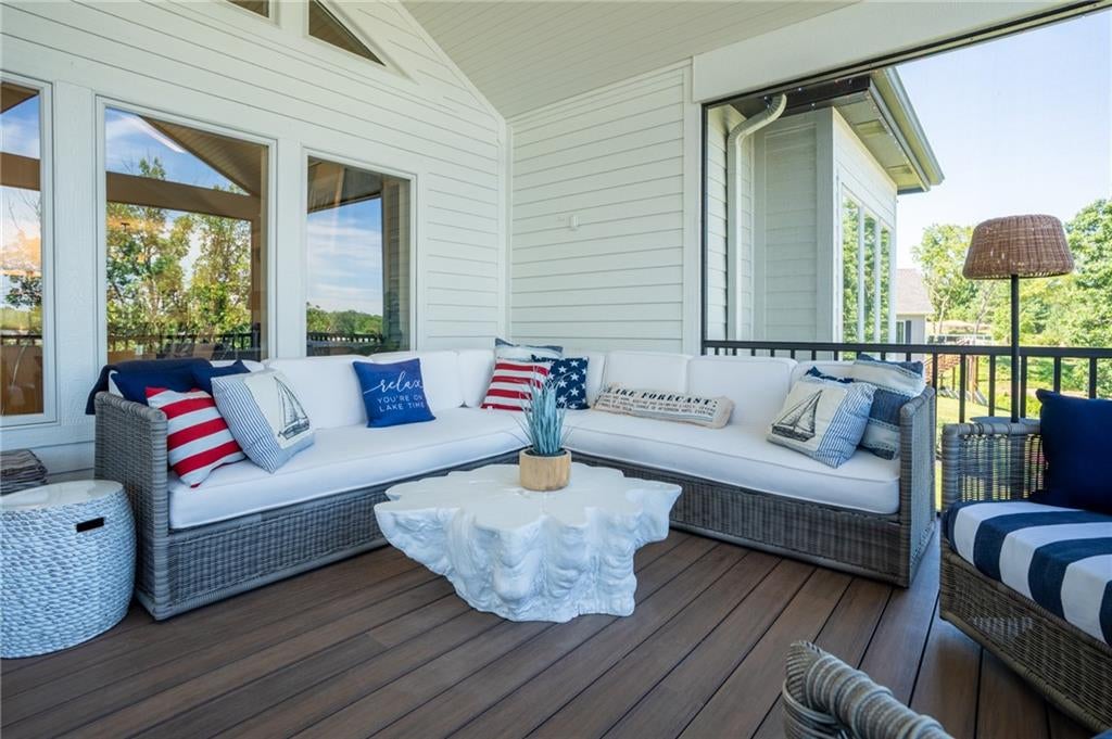 Altamont, Missouri, 64620, United States, 5 Bedrooms Bedrooms, ,5 BathroomsBathrooms,Residential,Active,1880022