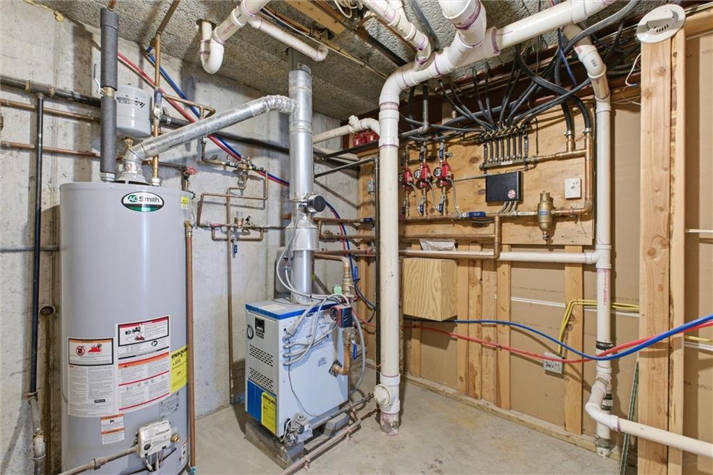 Kansas City, Missouri, 64108, United States, 2 Bedrooms Bedrooms, ,3 BathroomsBathrooms,Residential,Active,1988723