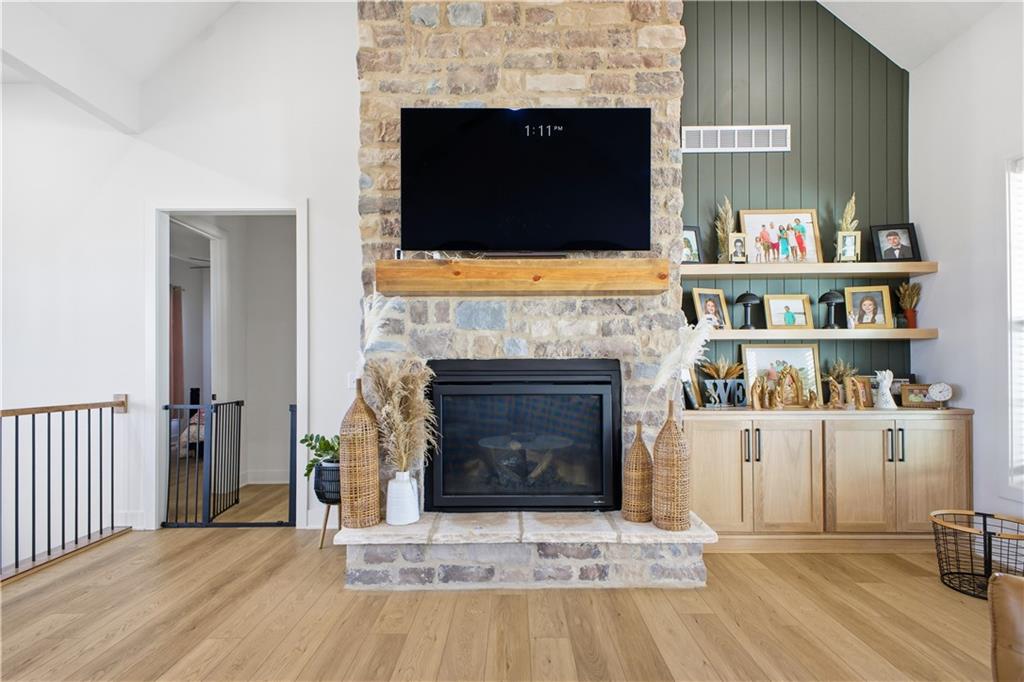 St Joseph, Missouri, 64507, United States, 5 Bedrooms Bedrooms, ,5 BathroomsBathrooms,Residential,Active,2007340