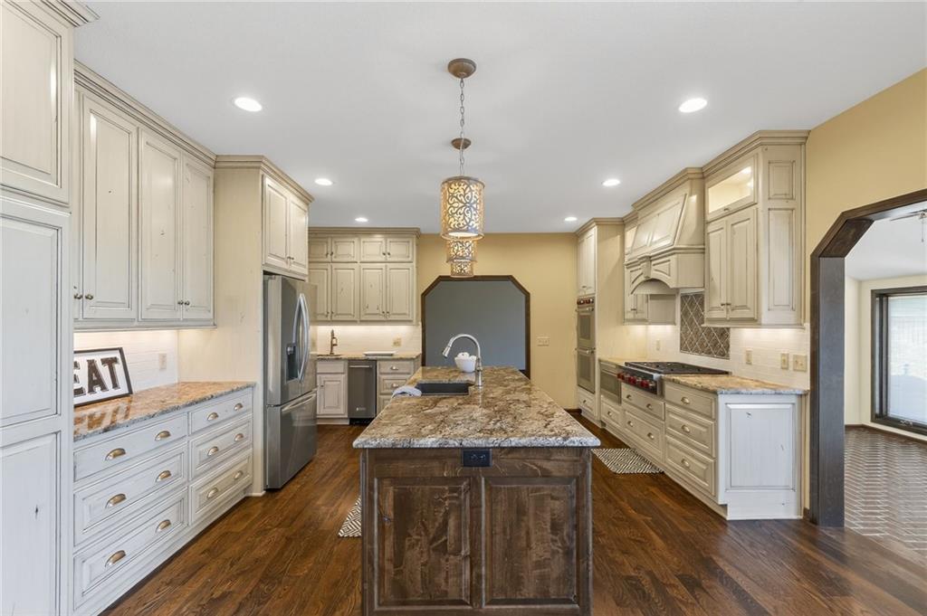 Liberty, Missouri, 64068, United States, 4 Bedrooms Bedrooms, ,7 BathroomsBathrooms,Residential,Active,1987271