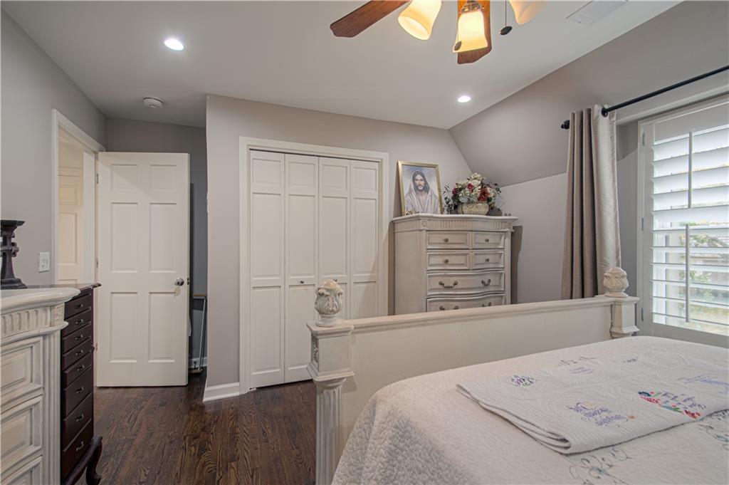 Prairie Village, Kansas, 66208, United States, 4 Bedrooms Bedrooms, ,4 BathroomsBathrooms,Residential,Active,1944109
