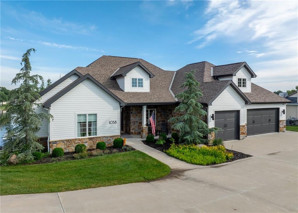 Altamont, Missouri, 64620, United States, 5 Bedrooms Bedrooms, ,5 BathroomsBathrooms,Residential,Active,1880022