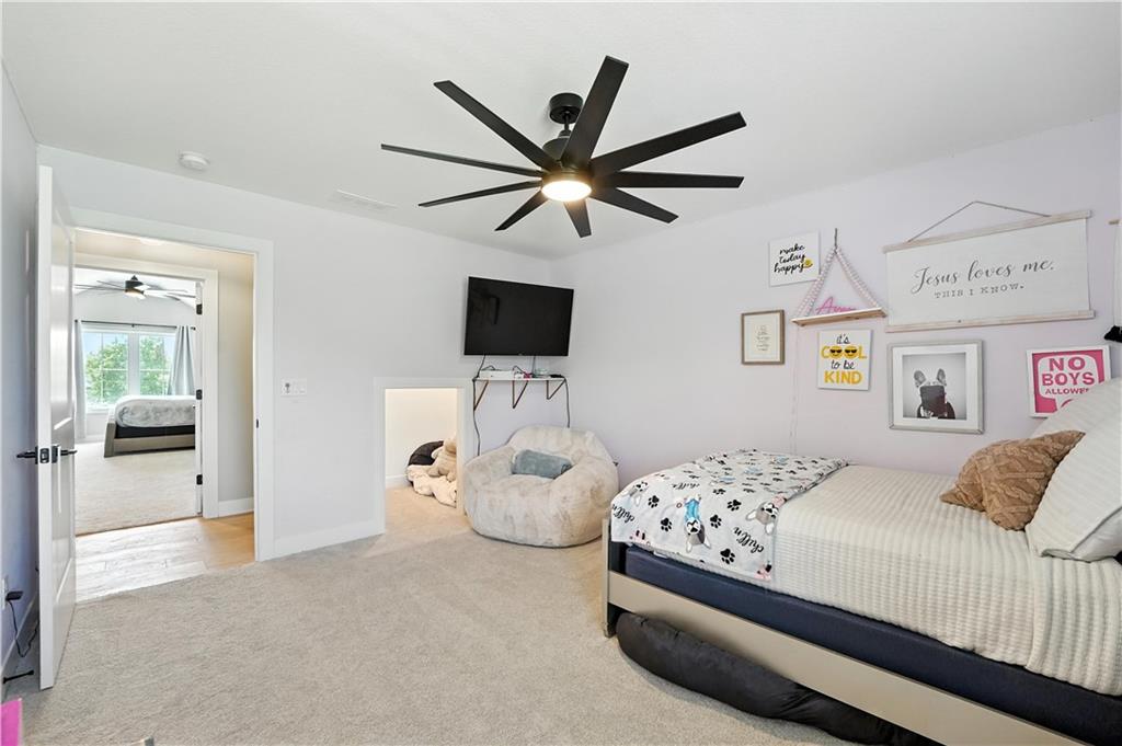 Liberty, Missouri, 64068, United States, 6 Bedrooms Bedrooms, ,5 BathroomsBathrooms,Residential,Active,1922515