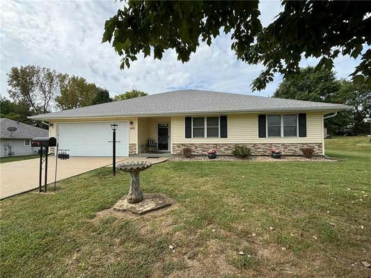 200 S CEDAR ST, SAVANNAH, MO 64485 - Image 1